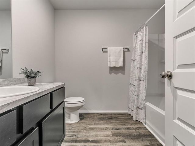 21185 River Mist Drive, Harrah, OK 73045