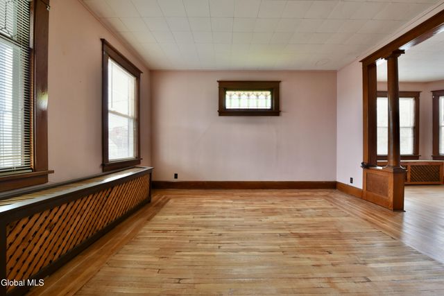 3 Hawk Street, Amsterdam, NY 12010