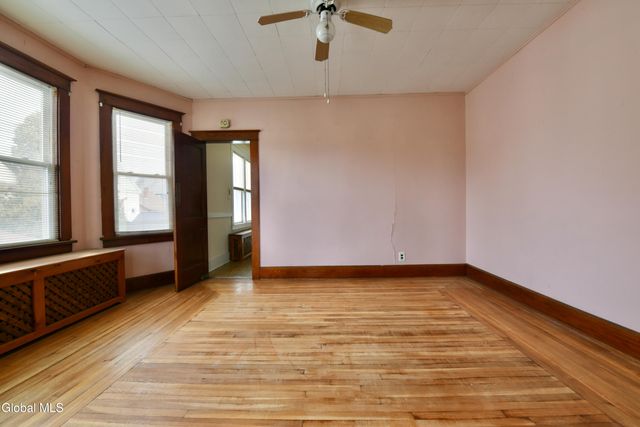 3 Hawk Street, Amsterdam, NY 12010