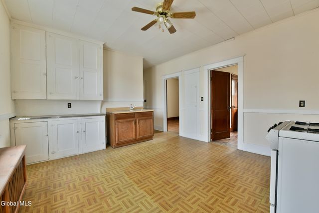 3 Hawk Street, Amsterdam, NY 12010