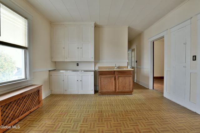 3 Hawk Street, Amsterdam, NY 12010