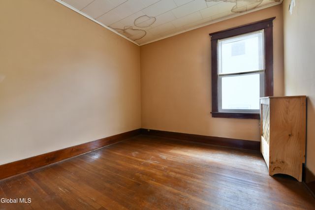 3 Hawk Street, Amsterdam, NY 12010