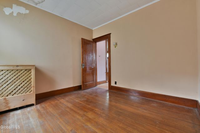 3 Hawk Street, Amsterdam, NY 12010