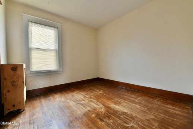 3 Hawk Street, Amsterdam, NY 12010