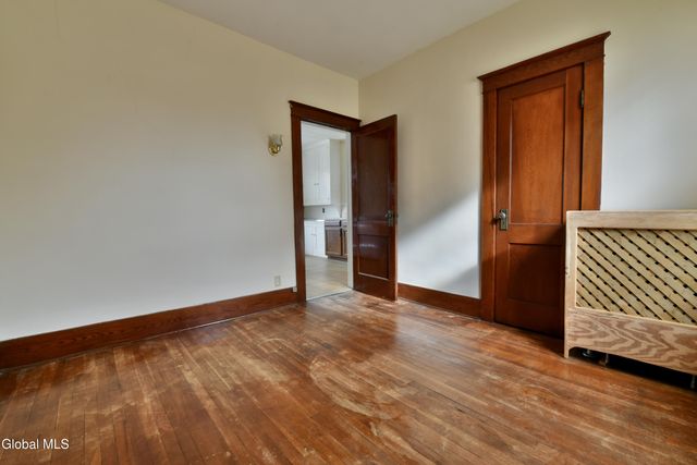 3 Hawk Street, Amsterdam, NY 12010