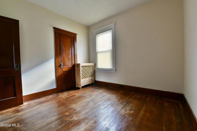 3 Hawk Street, Amsterdam, NY 12010