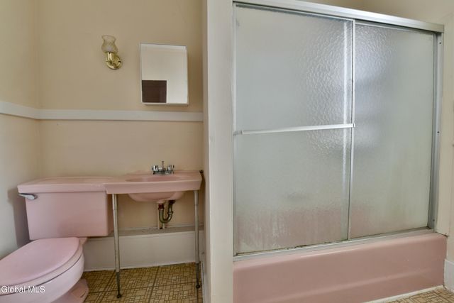 3 Hawk Street, Amsterdam, NY 12010