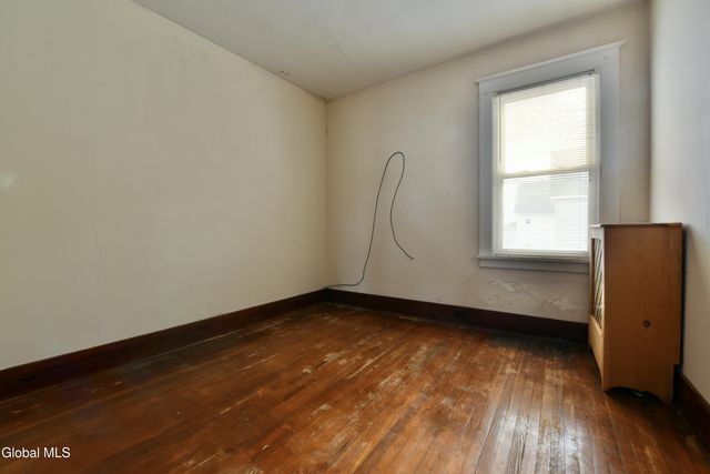 3 Hawk Street, Amsterdam, NY 12010