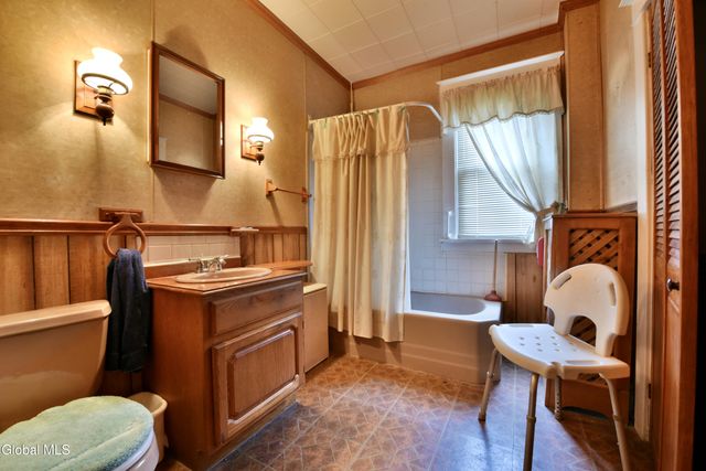 3 Hawk Street, Amsterdam, NY 12010