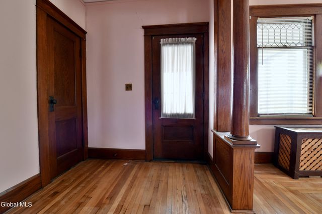 3 Hawk Street, Amsterdam, NY 12010