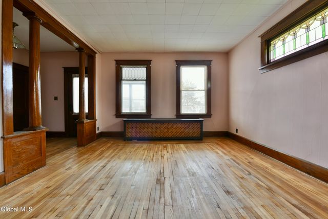 3 Hawk Street, Amsterdam, NY 12010