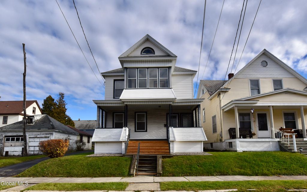 3 Hawk Street, Amsterdam, NY 12010