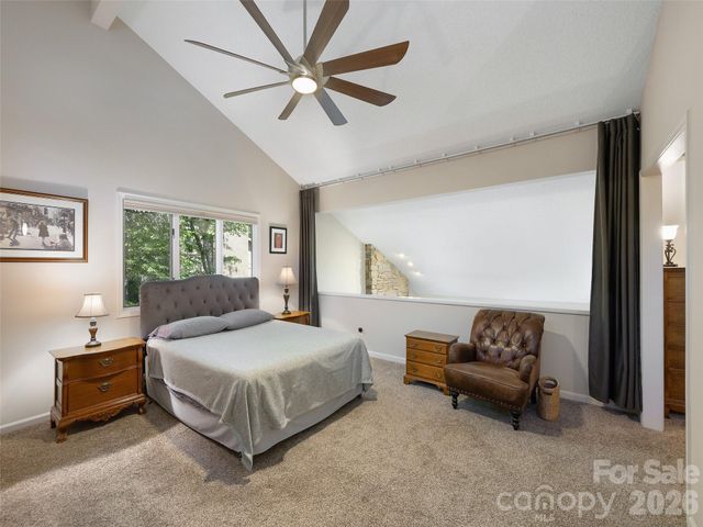 905 Red Oak Drive, Hendersonville, NC 28791