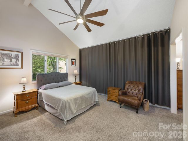 905 Red Oak Drive, Hendersonville, NC 28791