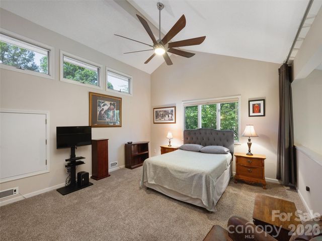 905 Red Oak Drive, Hendersonville, NC 28791