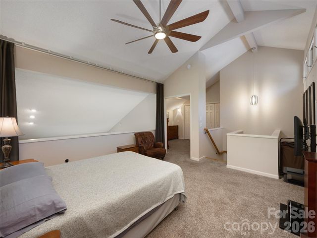 905 Red Oak Drive, Hendersonville, NC 28791