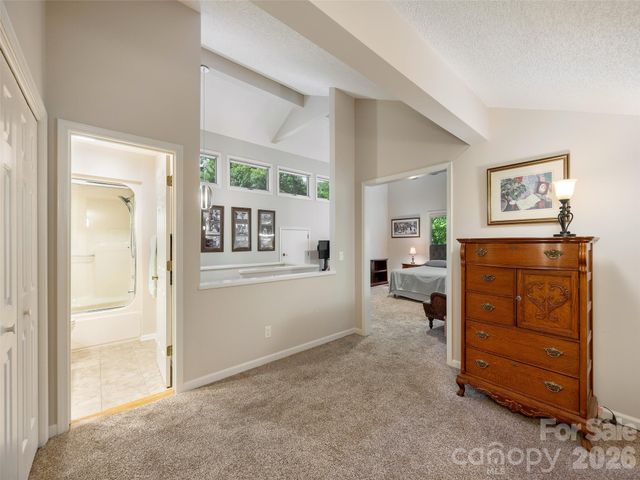 905 Red Oak Drive, Hendersonville, NC 28791