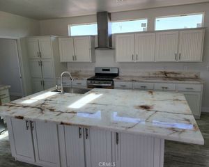 21500 Lassen 122, Chatsworth, CA 91311