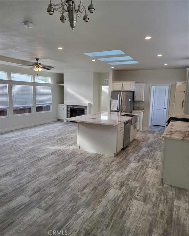 Image 14 of property listing at 21500 Lassen 122, Chatsworth, CA 91311