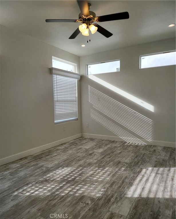 Image 15 of property listing at 21500 Lassen 122, Chatsworth, CA 91311