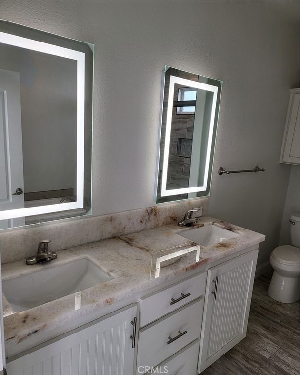 Image 20 of property listing at 21500 Lassen 122, Chatsworth, CA 91311