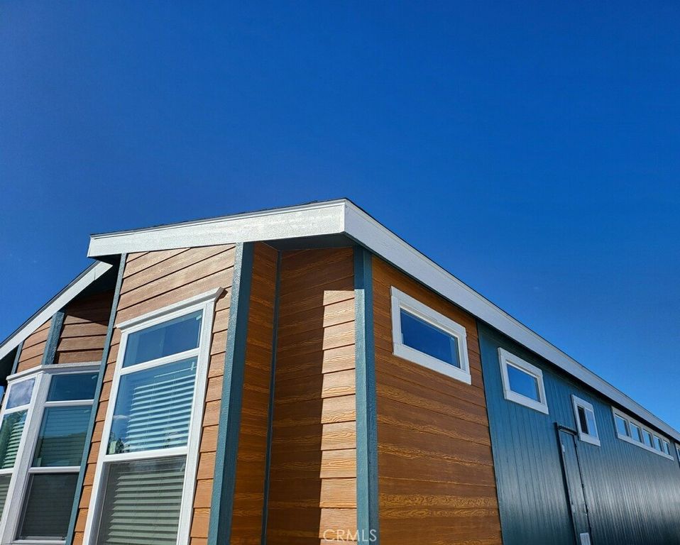 Image 25 of property listing at 21500 Lassen 122, Chatsworth, CA 91311