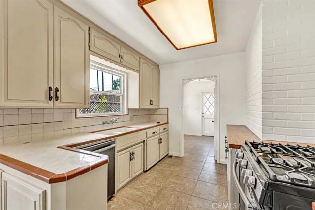 2506 N Spurgeon, Santa Ana, CA 92706