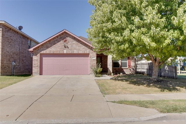 9016 Garden Springs Drive, Fort Worth, TX 76123