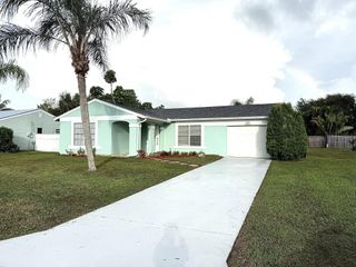 1914 SE Redwing Circle, Port St Lucie, FL 34952
