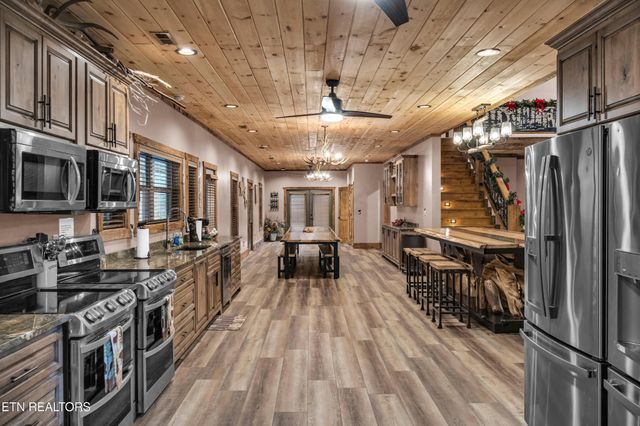 173 Rafter Rd, Tellico Plains, TN 37385