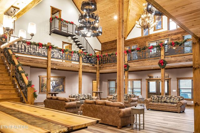 173 Rafter Rd, Tellico Plains, TN 37385