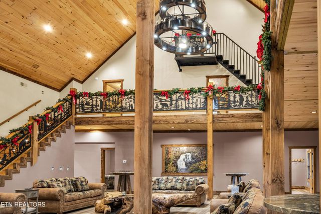 173 Rafter Rd, Tellico Plains, TN 37385