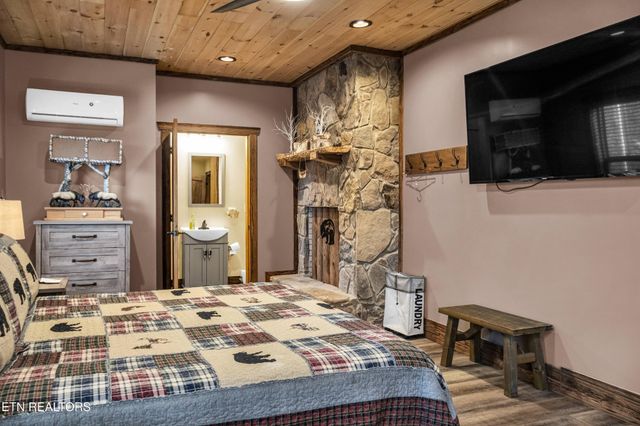 173 Rafter Rd, Tellico Plains, TN 37385