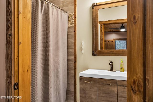 173 Rafter Rd, Tellico Plains, TN 37385