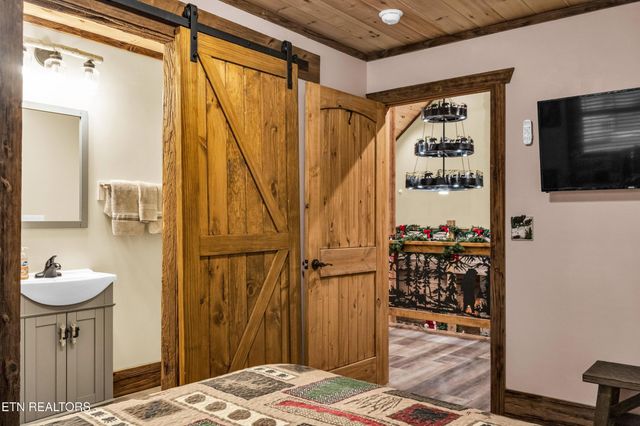 173 Rafter Rd, Tellico Plains, TN 37385