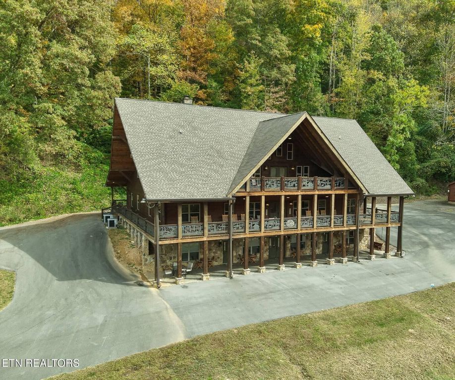 173 Rafter Rd, Tellico Plains, TN 37385