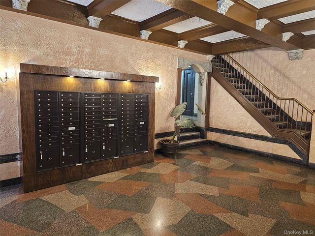 83-15 116th Street 3E, Richmond Hill, NY 11418