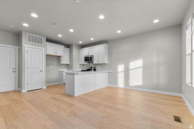 7806 W ALTA LN, Magna, UT 84044