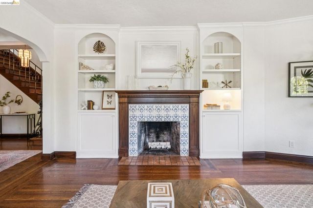 6080 Ocean View Drive, Oakland, CA 94618