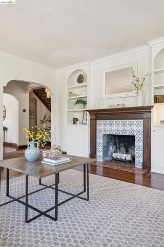 6080 Ocean View Drive, Oakland, CA 94618
