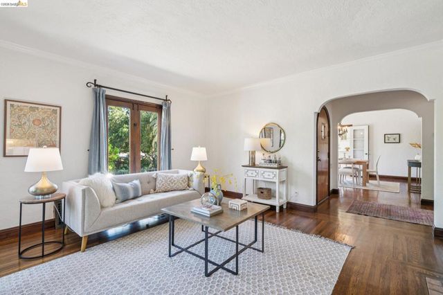 6080 Ocean View Drive, Oakland, CA 94618
