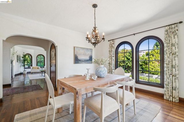 6080 Ocean View Drive, Oakland, CA 94618