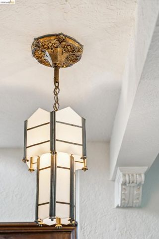 6080 Ocean View Drive, Oakland, CA 94618