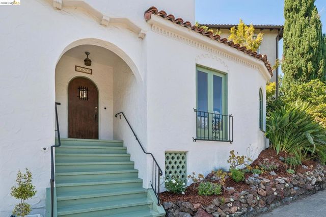 6080 Ocean View Drive, Oakland, CA 94618