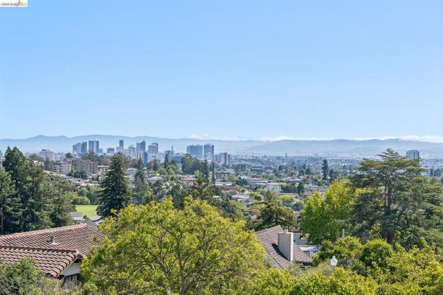 6080 Ocean View Drive, Oakland, CA 94618