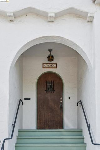 6080 Ocean View Drive, Oakland, CA 94618