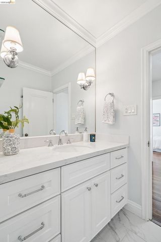 6080 Ocean View Drive, Oakland, CA 94618