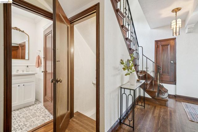6080 Ocean View Drive, Oakland, CA 94618