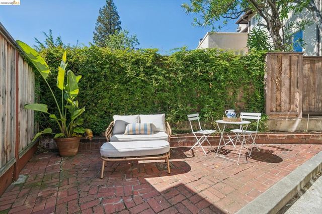6080 Ocean View Drive, Oakland, CA 94618