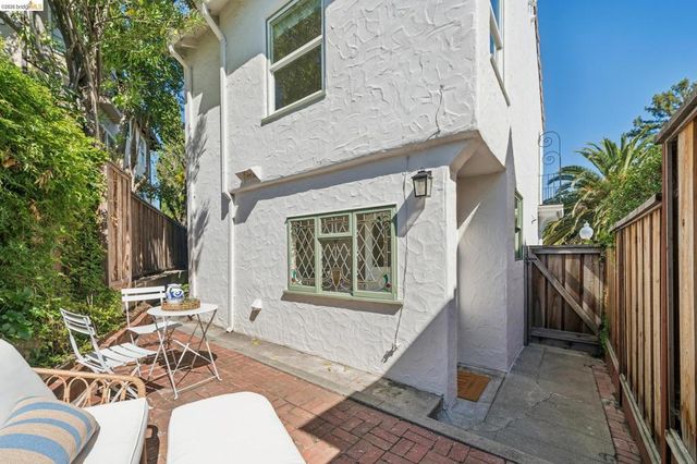 6080 Ocean View Drive, Oakland, CA 94618